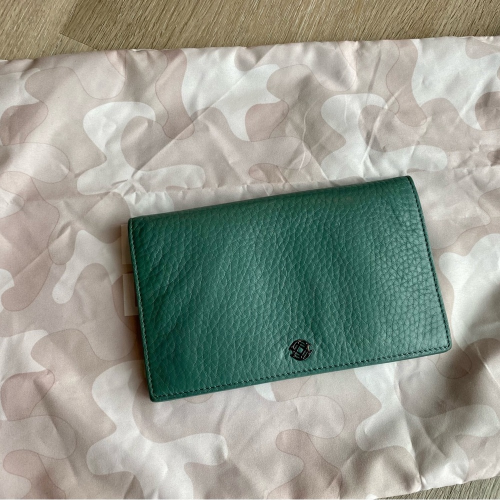Dagne Dover Liberty Travel Accordion Wallet